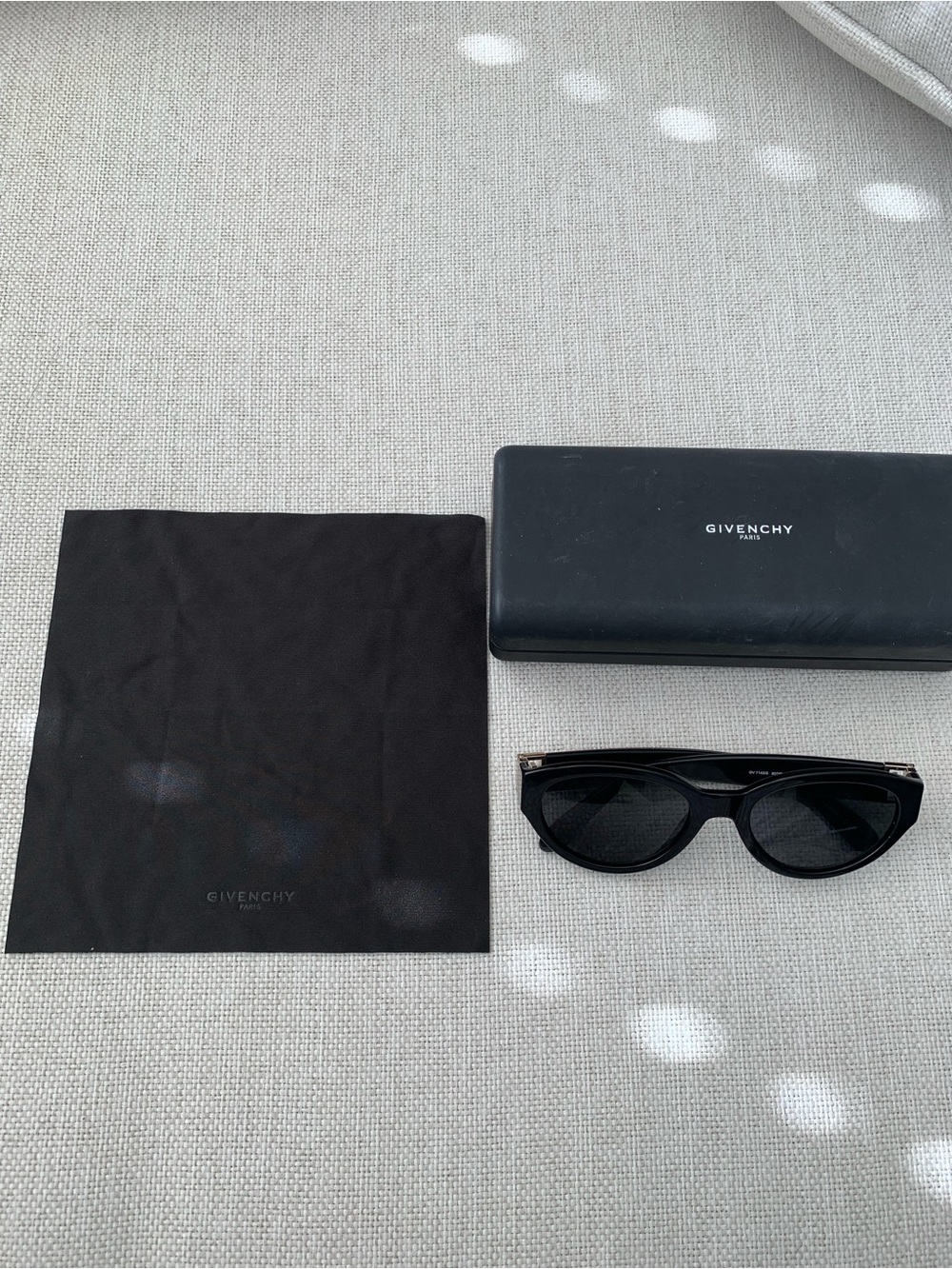 Givenchy 52MM GV7143/S Black Round Sunglasses with Case- made in Italy